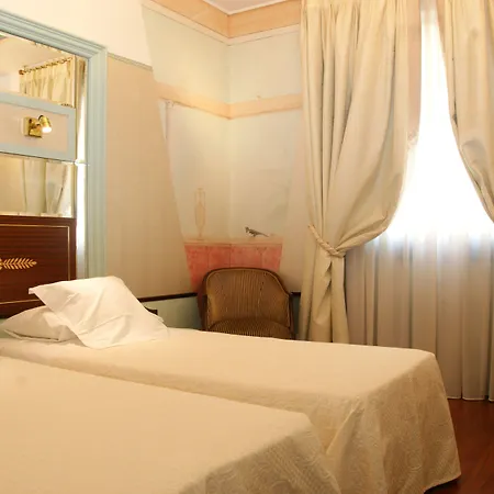 Antares Rubens Hotel 4*
